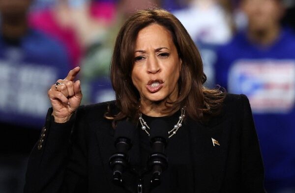 Trump revokes security clearance for Kamala Harris and Hillary Clinton